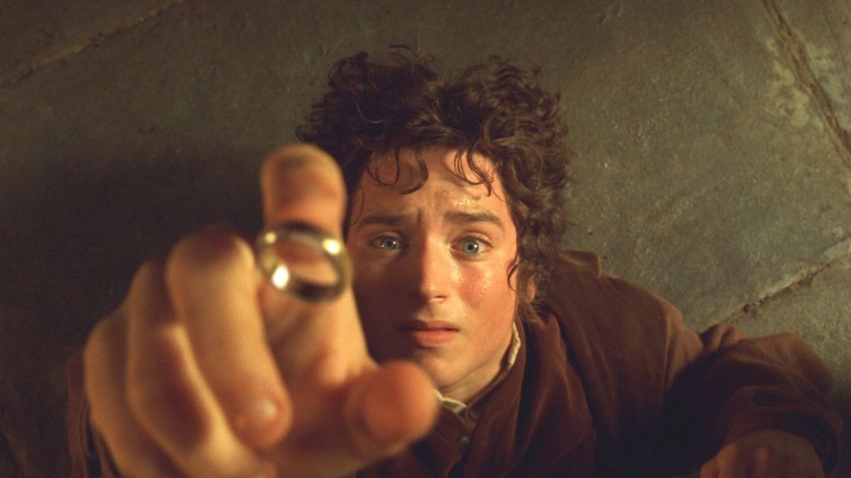 Unmasking Middle-earth's Mystery: Frodo Knows Legolas' Name
