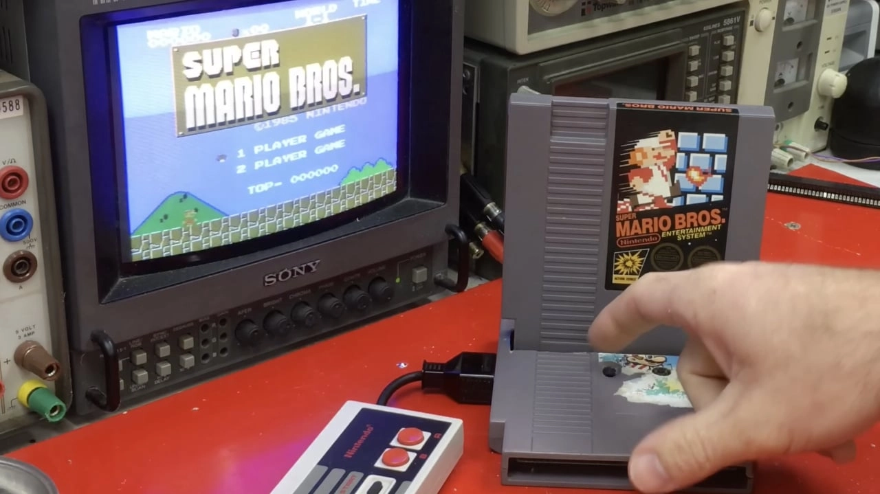 Innovative Modder Creates Self-Playing NES Cartridge Console