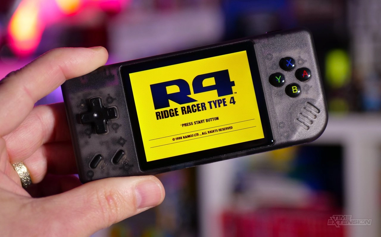 Anbernic RG28XX: Compact and Effective Emulation Console